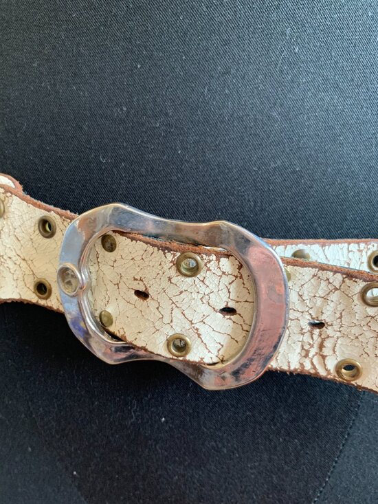 Baltazar Vintage Cream white cracked antique leather studded rocker belt Medium main image 8